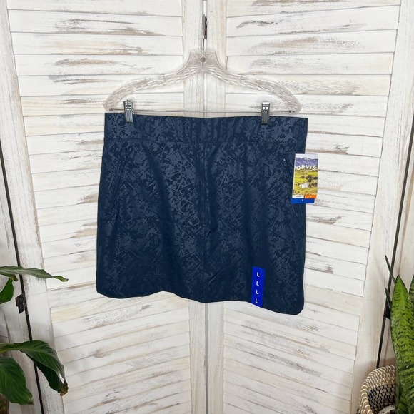 Orvis Women's L Travel Skort Shattered Glass Embossed Navy Built in Short NWT - Picture 12 of 12